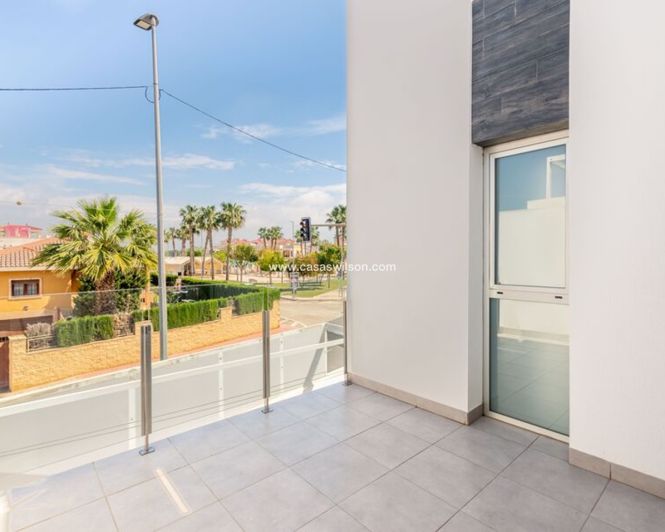 Image No.24-3 Bed Villa for sale