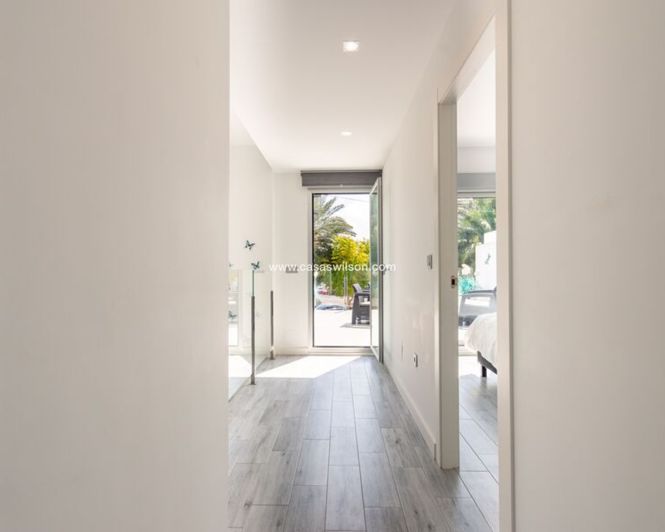 Image No.26-3 Bed Villa for sale