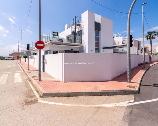 Image No.34-3 Bed Villa for sale