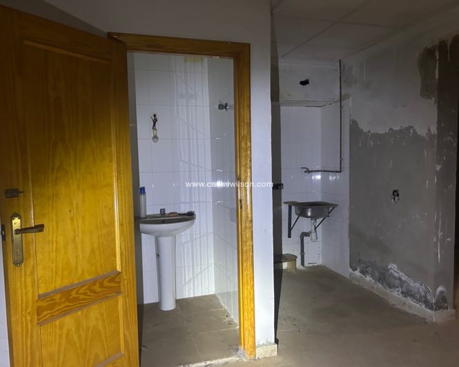 Image No.10-1 Bed Townhouse for sale