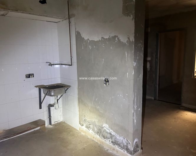 Image No.11-1 Bed Property for sale