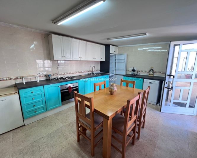 Image No.10-2 Bed House for sale