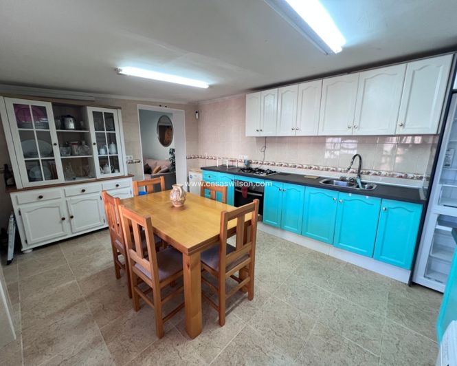 Image No.11-2 Bed House for sale