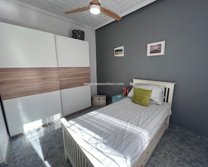 Image No.15-2 Bed House for sale