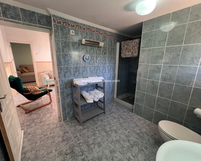 Image No.18-2 Bed House for sale