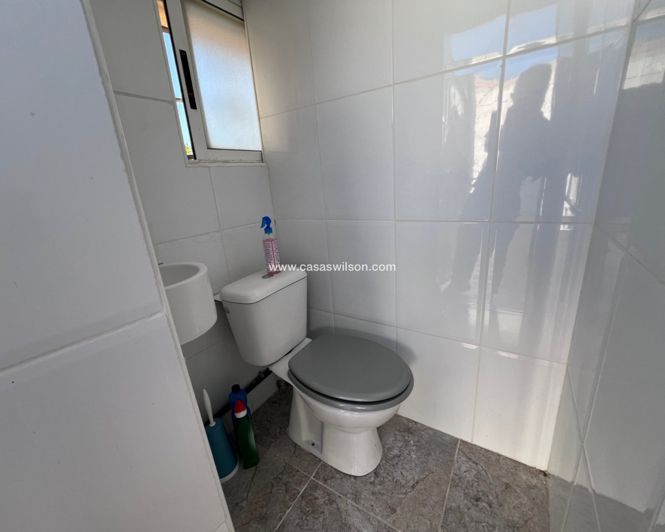 Image No.26-2 Bed House for sale