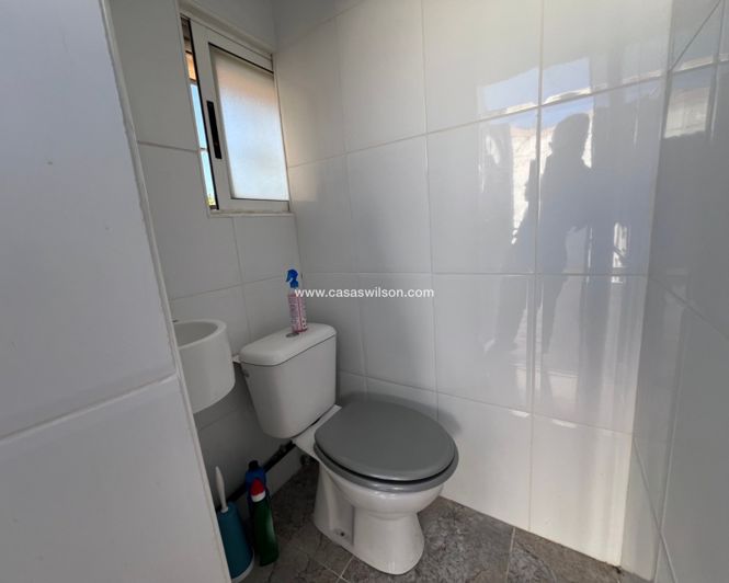 Image No.27-2 Bed House for sale