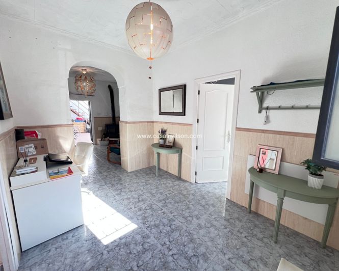 Image No.4-2 Bed House for sale