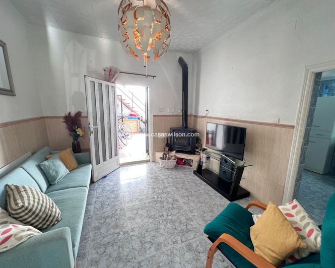 Image No.6-2 Bed House for sale