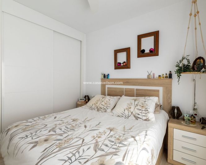 Image No.15-2 Bed Apartment for sale