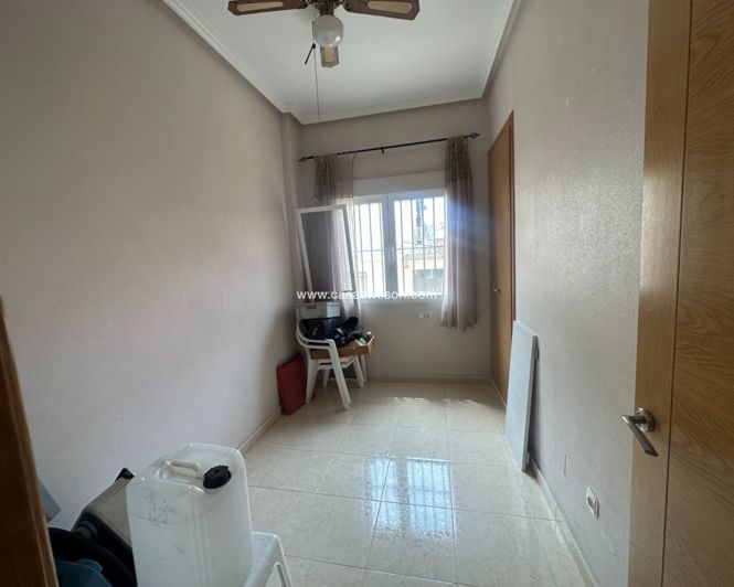 Image No.12-3 Bed Apartment for sale