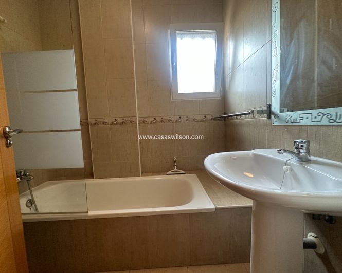 Image No.14-3 Bed Apartment for sale