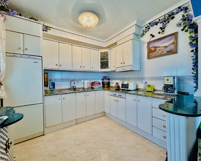 Image No.9-2 Bed Apartment for sale