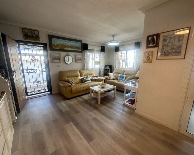 Image No.11-3 Bed Townhouse for sale