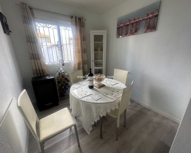 Image No.12-3 Bed Townhouse for sale