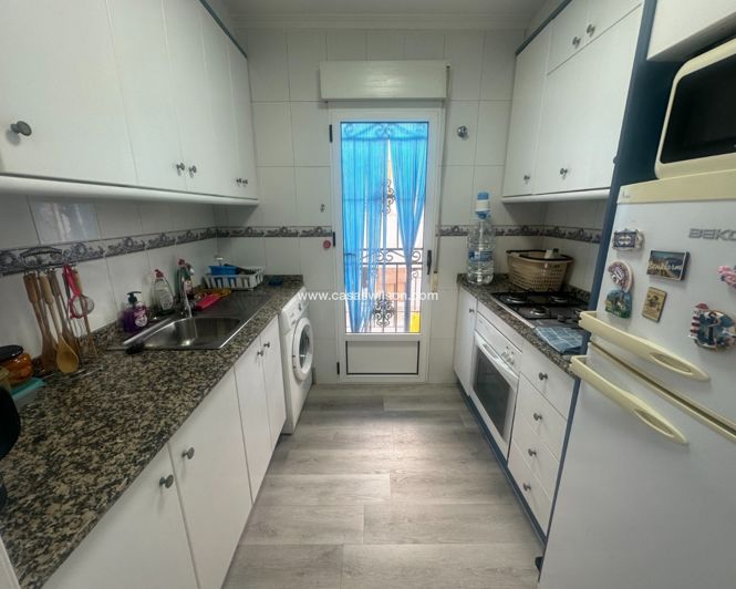 Image No.13-3 Bed Townhouse for sale