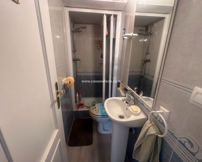 Image No.14-3 Bed Townhouse for sale