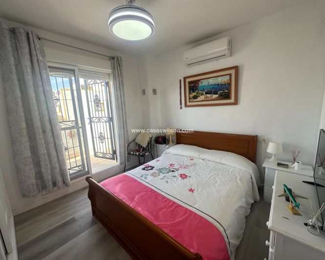 Image No.16-3 Bed Townhouse for sale