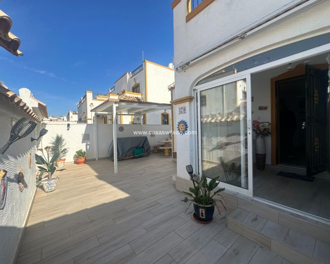 Image No.2-3 Bed Townhouse for sale