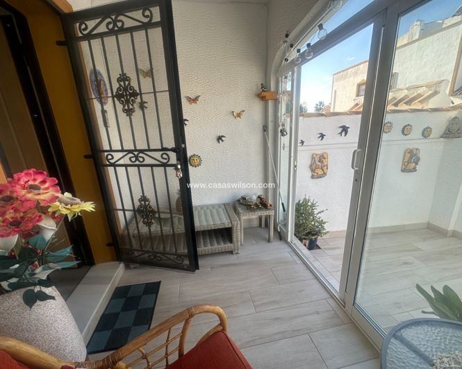 Image No.6-3 Bed Townhouse for sale