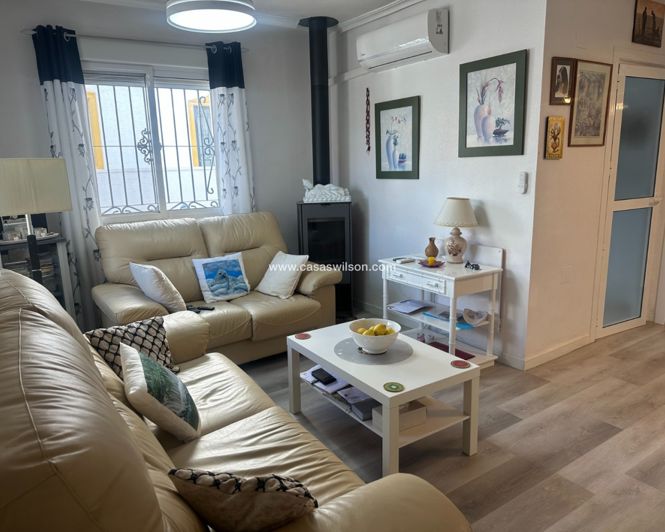 Image No.9-3 Bed Townhouse for sale