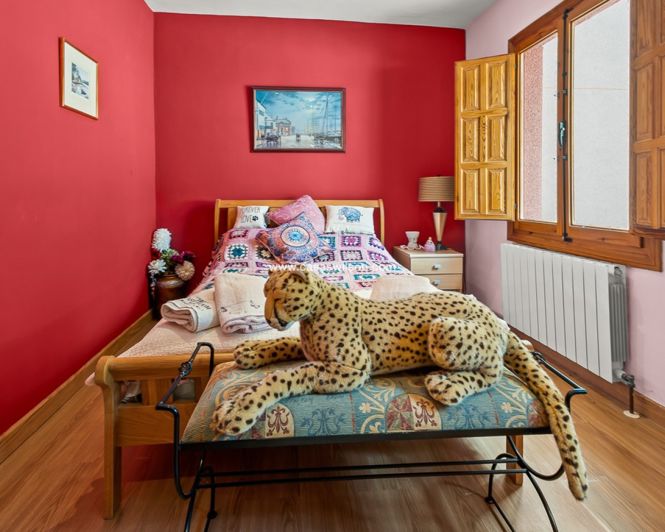 Image No.23-4 Bed Property for sale