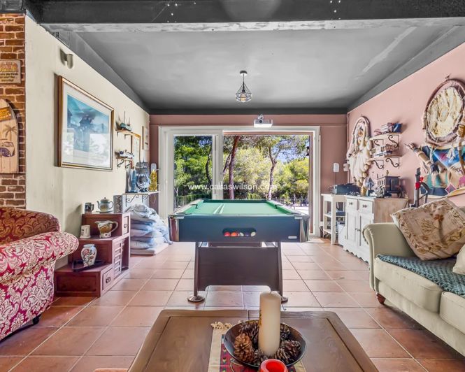 Image No.37-4 Bed Property for sale