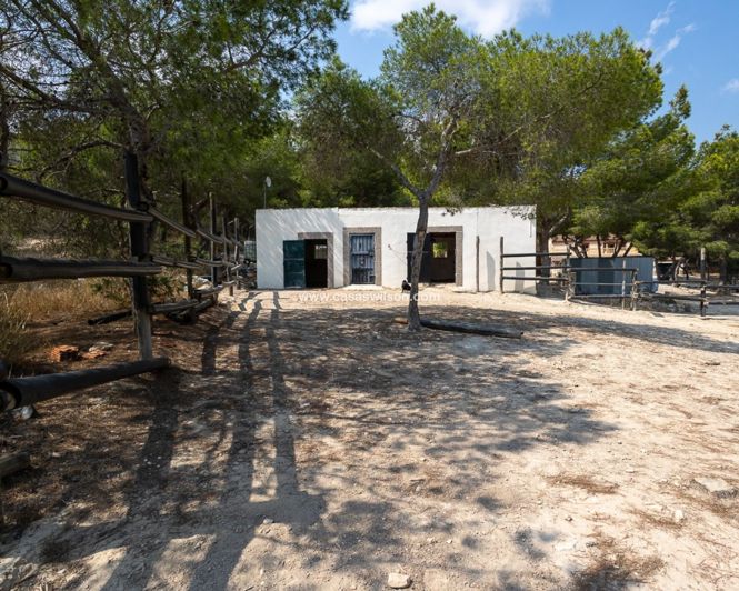 Image No.44-4 Bed Property for sale