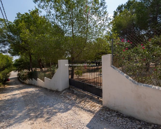Image No.49-4 Bed Property for sale