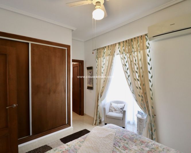 Image No.21-4 Bed Property for sale