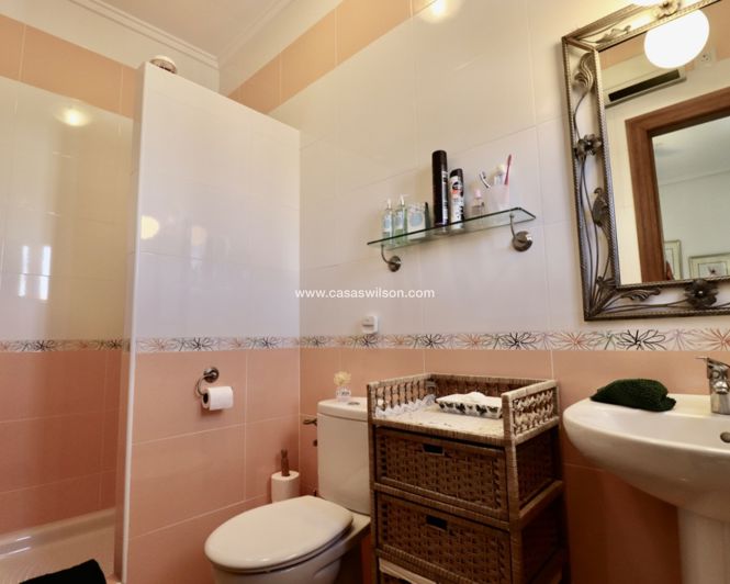 Image No.22-4 Bed Property for sale