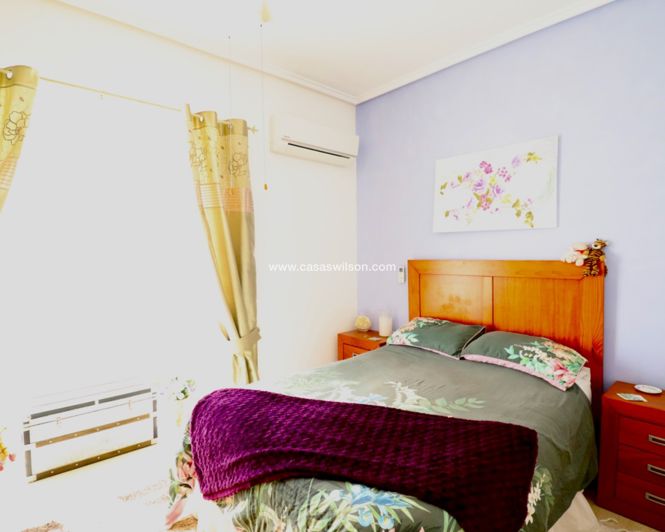 Image No.24-4 Bed Property for sale