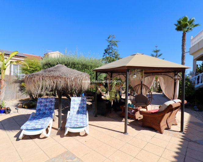 Image No.30-4 Bed Property for sale