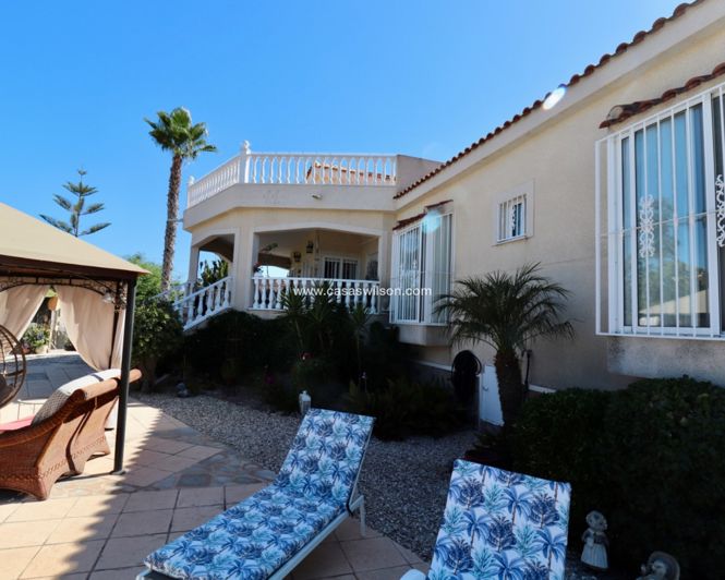 Image No.33-4 Bed Property for sale