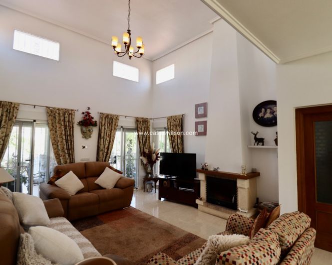 Image No.8-4 Bed Property for sale