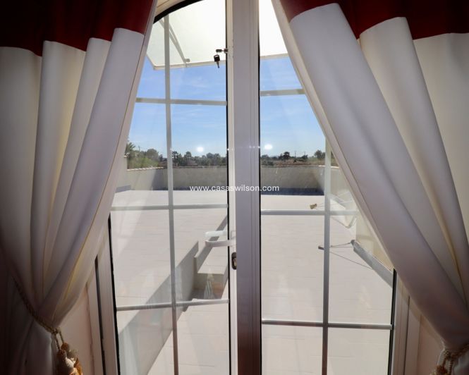 Image No.20-5 Bed Property for sale