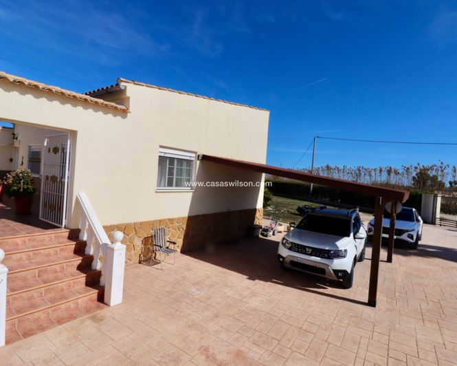 Image No.45-5 Bed Property for sale