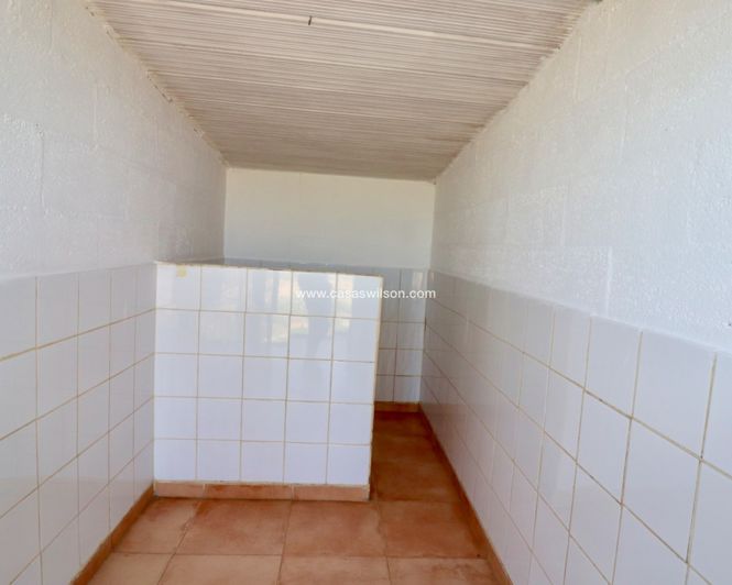 Image No.50-5 Bed Property for sale