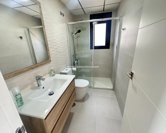 Image No.15-2 Bed Apartment for sale