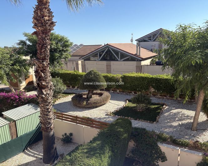 Image No.25-2 Bed Bungalow for sale