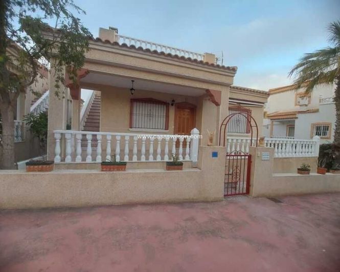 Image No.1-3 Bed Villa for sale