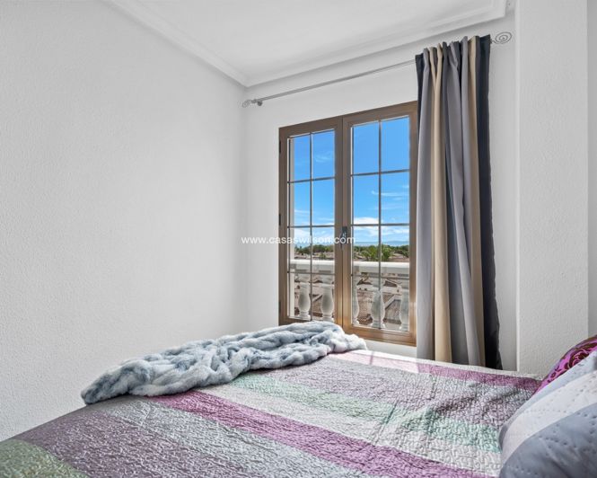 Image No.26-3 Bed Apartment for sale