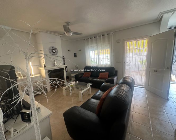 Image No.10-2 Bed Property for sale