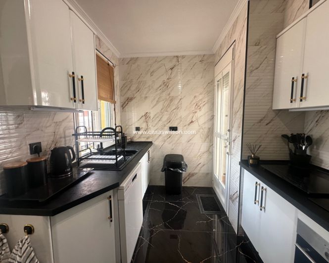 Image No.15-2 Bed Property for sale