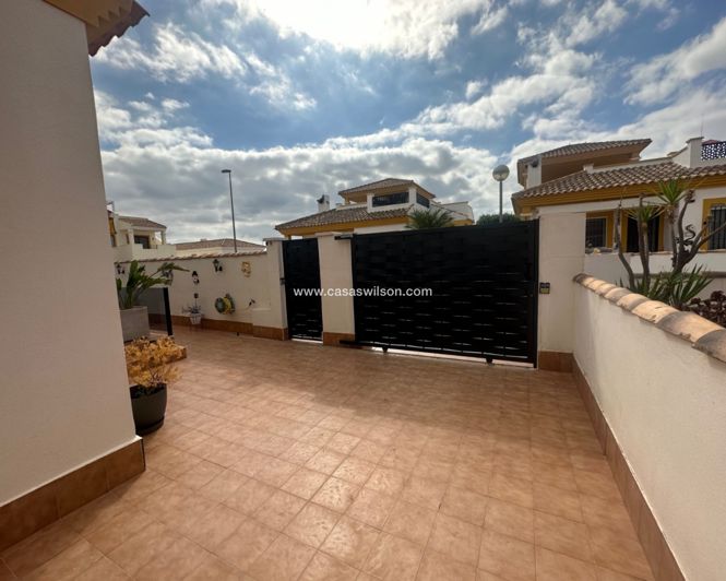 Image No.22-2 Bed Property for sale