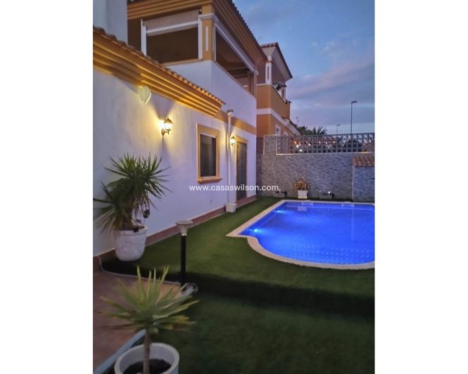 Image No.28-2 Bed Property for sale