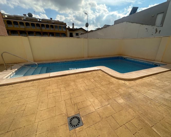 Image No.20-2 Bed Apartment for sale