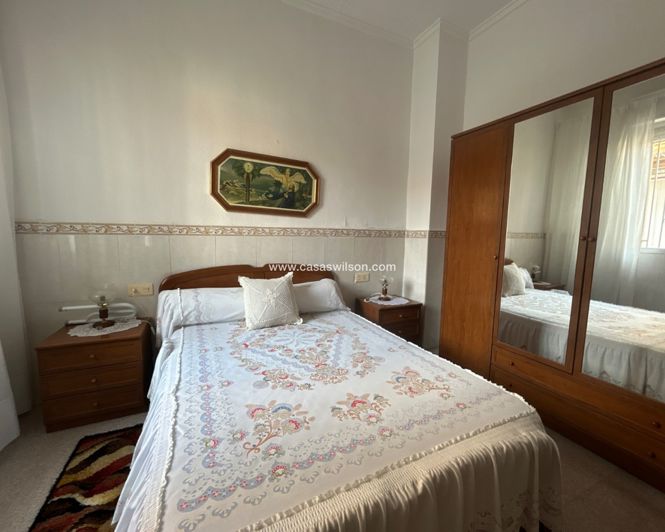 Image No.13-3 Bed House for sale