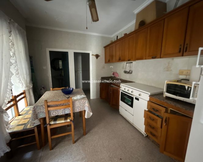 Image No.15-3 Bed House for sale