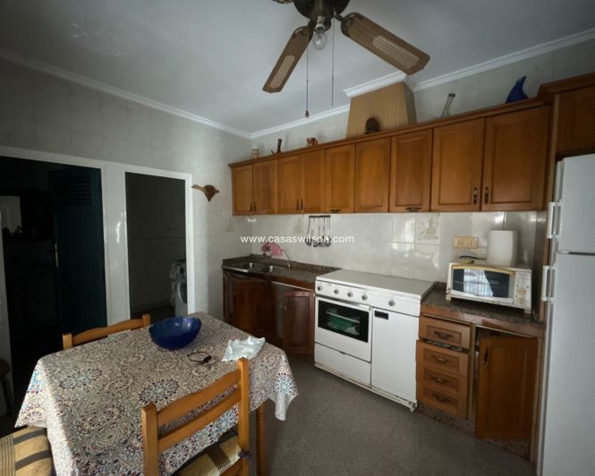 Image No.16-3 Bed House for sale